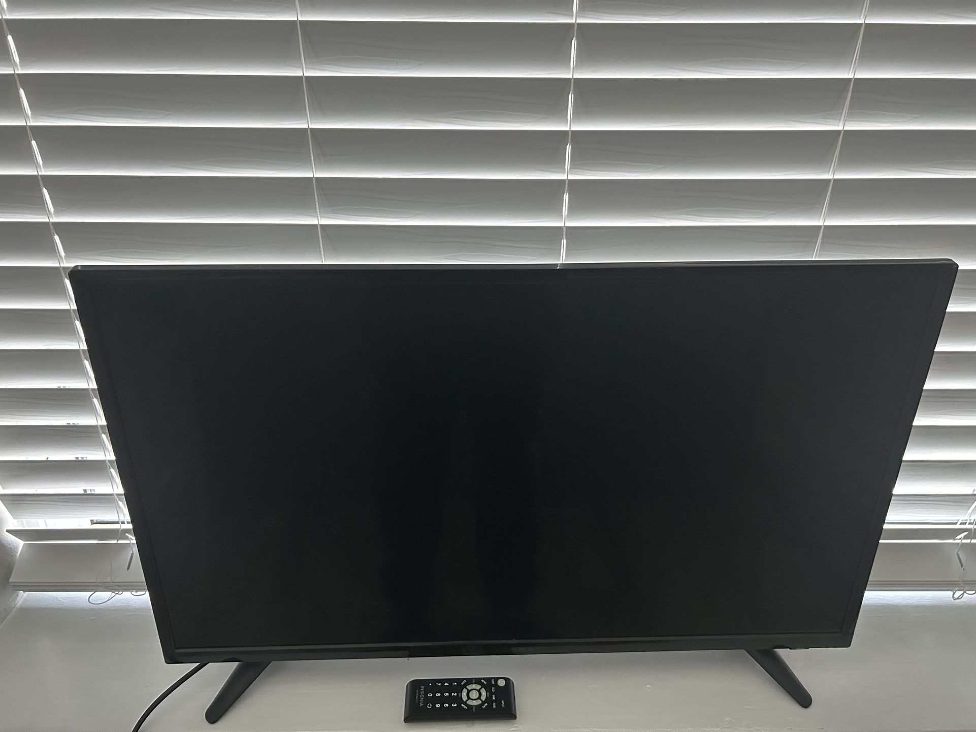 Insignia- 32"TV