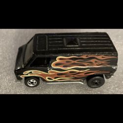 Vintage 1974 Hot Wheels Blackwall Black Super Van Flames metal +Unchromed Wheel