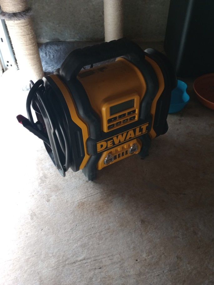 DeWalt Jump Box Air Comreessor