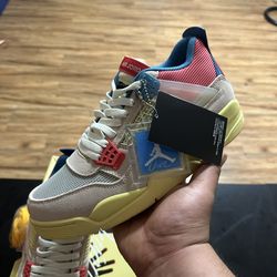 JORDAN RETRO 4 GUAVA ICE