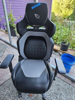 Gaming chair