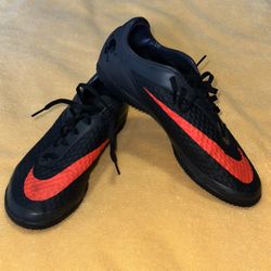 NIKE HYPERVENOM 