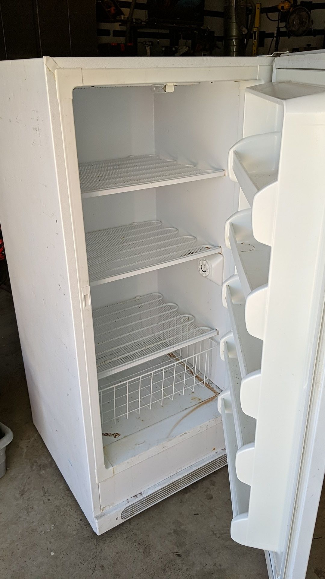 Frigidaire Stand up freezer for Sale in Silverton, OR OfferUp