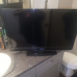 32 Inch VIZIO 1080P FULL HD RAZOR LED
