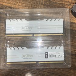 2 X 8GB XPG Gammix D10 Ram