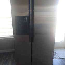 28 Cu ft Side by Side Refrigerator 