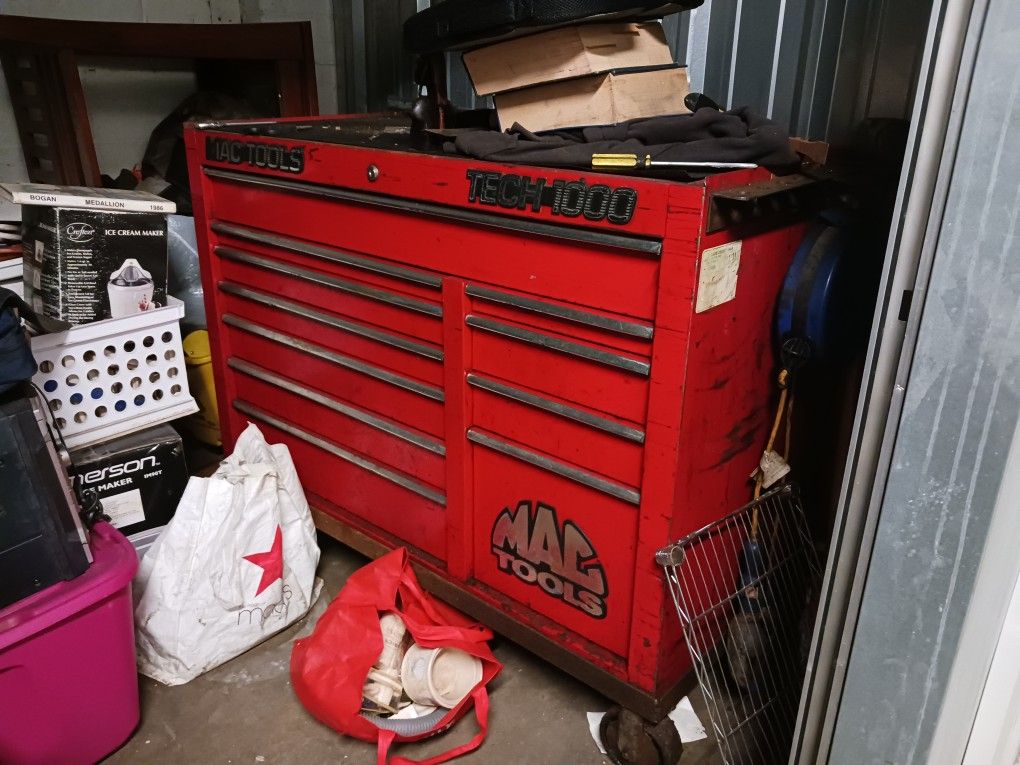 MAC Tool Box 1000 Red Roller Cabinet