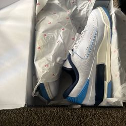 Size 11 Carolina Jordan 2’s