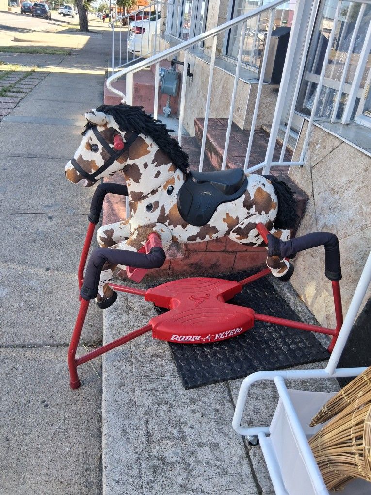 Caballo (RADIO FLAYER)