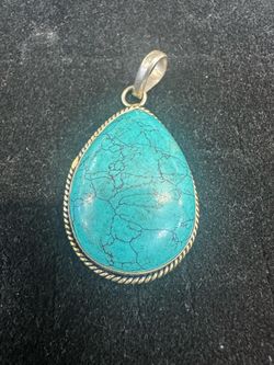 Silver Pendant 8.4 dwt Turquoise Stone / Great Condition!