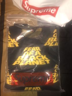 “Public enemy” Supreme Sweater