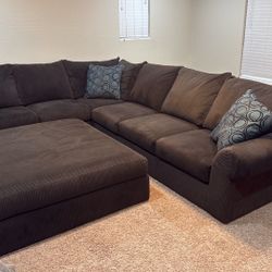 Awesome Sectional Couch- Super Comfy!