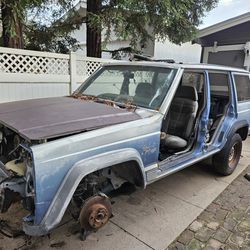 JEEP Xj Full Part Out