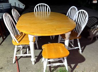 Dinning table with 5.5 chairs