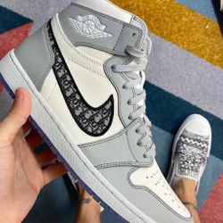 DIOR x Jordan Air Jordan 1 High Og 'White Wolf Grey'