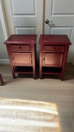 2 Nightstands