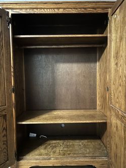 DRESSER