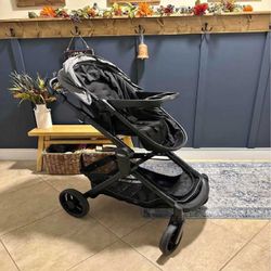 event trade Brand-New Stroller – Safe, Stylish, and Ready for Adventures