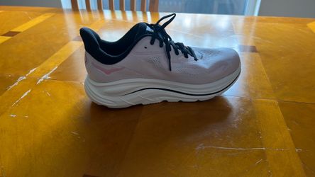 Hoka sneaker