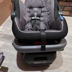 Graco Snugride Car Seat With Base
