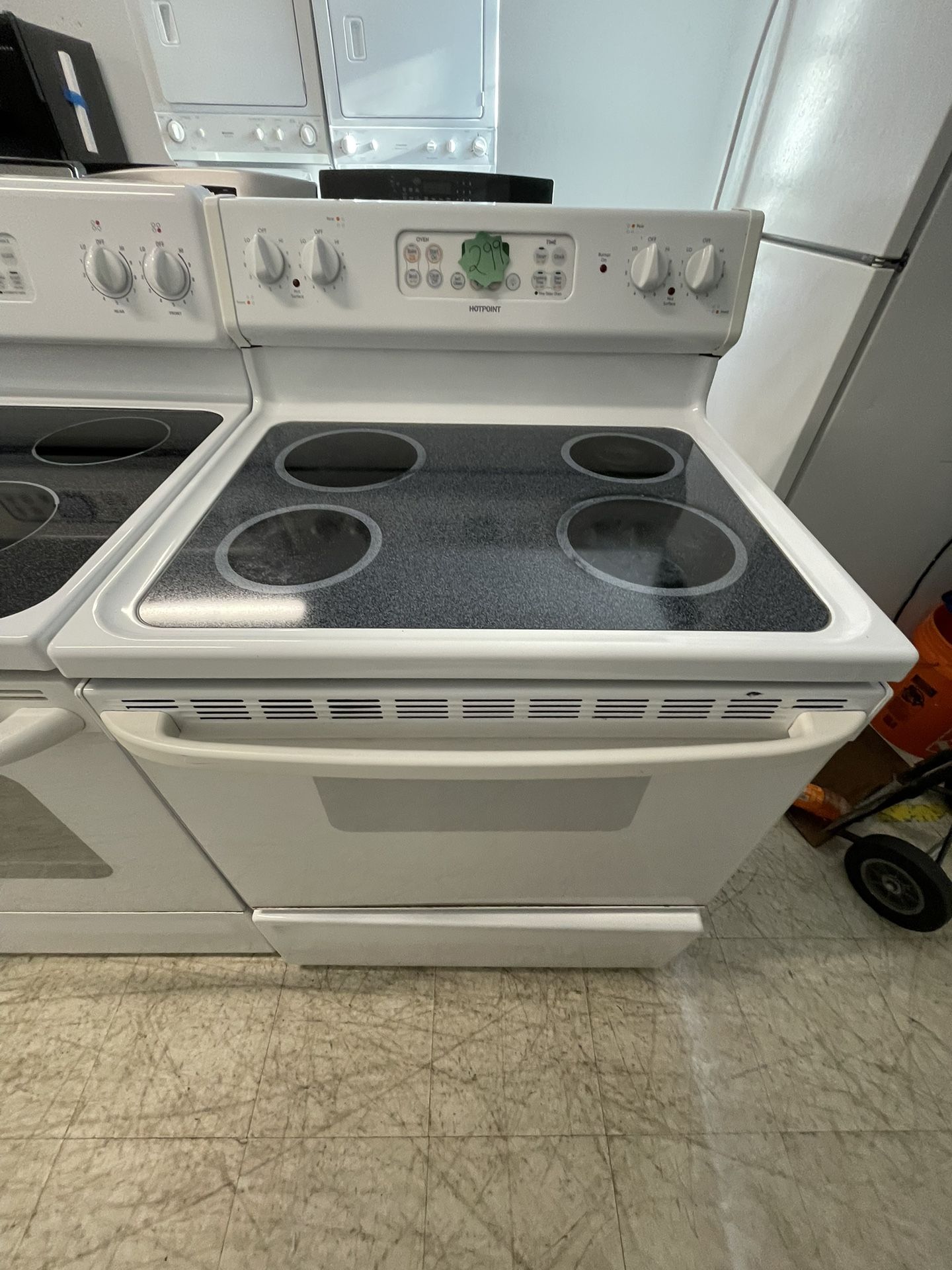Hotpoint Electric Stove Used Good Condition With 90days Warranty