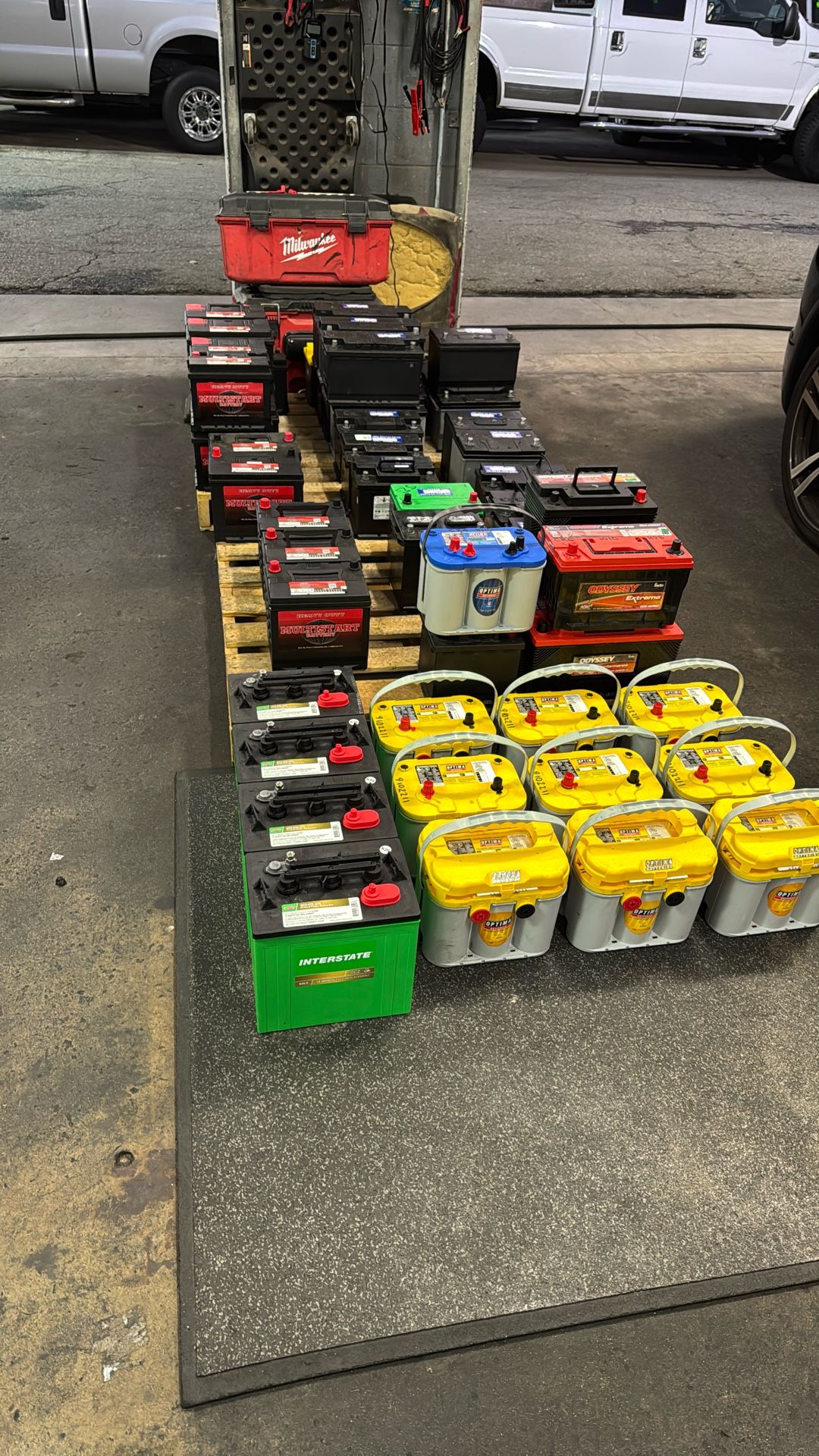 GROUP SIZE 24 24F 24R H5 27 34 78 65 48 49 47 H6 H7 51r 94r 86 H8 H9 Truck SUV And Vans. Car battery with Warranty. $60 with core exchange All model