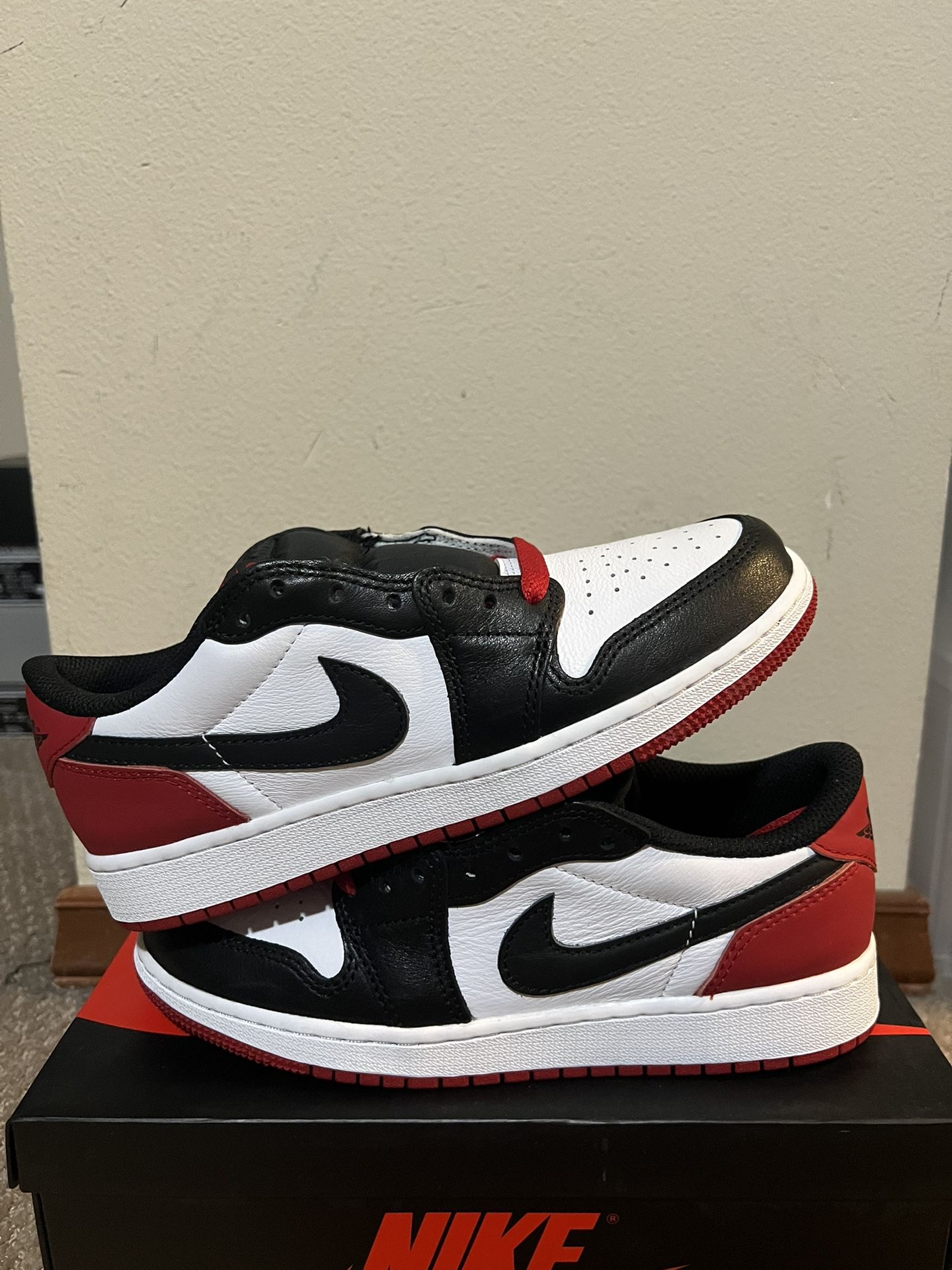 Jordan 1 Low Black Toe