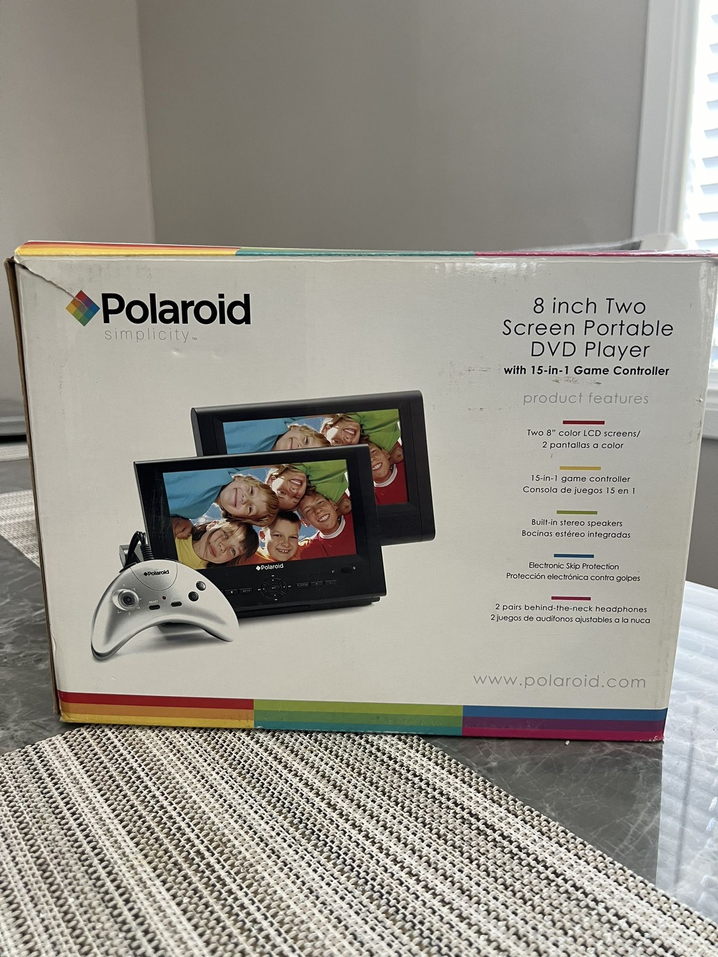POLAROID 8in two screen portable DVD player