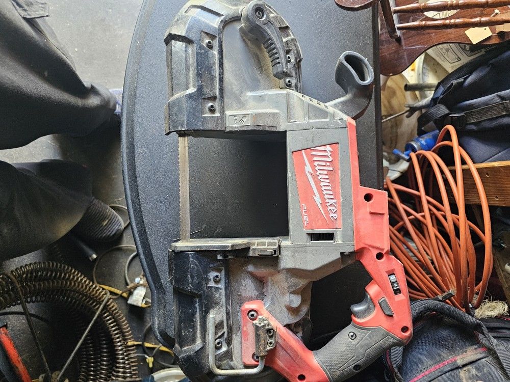 Milwaukee Bandsaw