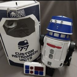Disney Star Wars Galaxy's Edge Droid Depot Build Your Own Droid: R Unit w/ Chip