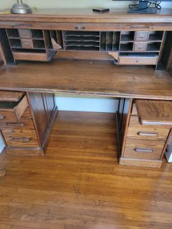 Antique Oak Roll Top Desk with Hutch