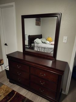 $800 Queen bedframe, dresser w/mirror, & nightstand