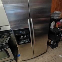 36” Whirlpool Stainless Side-by-Side Refrigerator w/ Ice & Water