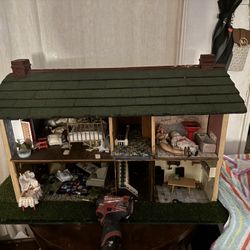 Vintage Doll House 