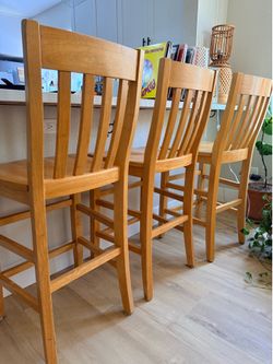 Set of 3 Solid Wood Counter Height Bar Stools – Honey Oak, Great Condition