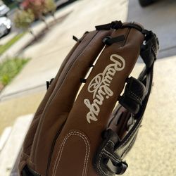Rawlings Softball Glove