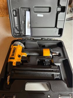 Dewalt 18 Gauge Brad Nailer