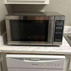 Magic Chef Microwave 