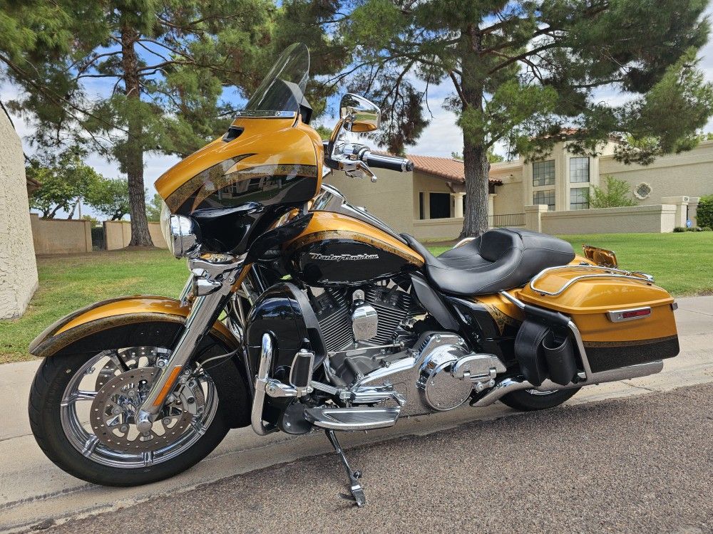 2015 Harley-Davidson CVO Limited