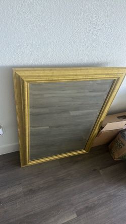 MIRROR (BRAND NEW NEVER USED)