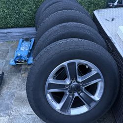 Jeep Wrangler JL Original Rim And Tires Plus Tire Sensor