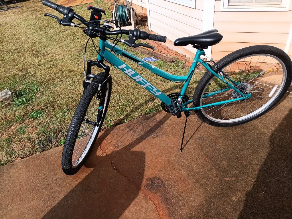 Huffy Rock Creek 29” All-Terrain Mountain Bike – Fully Equipped Bundle