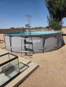 Above ground pool