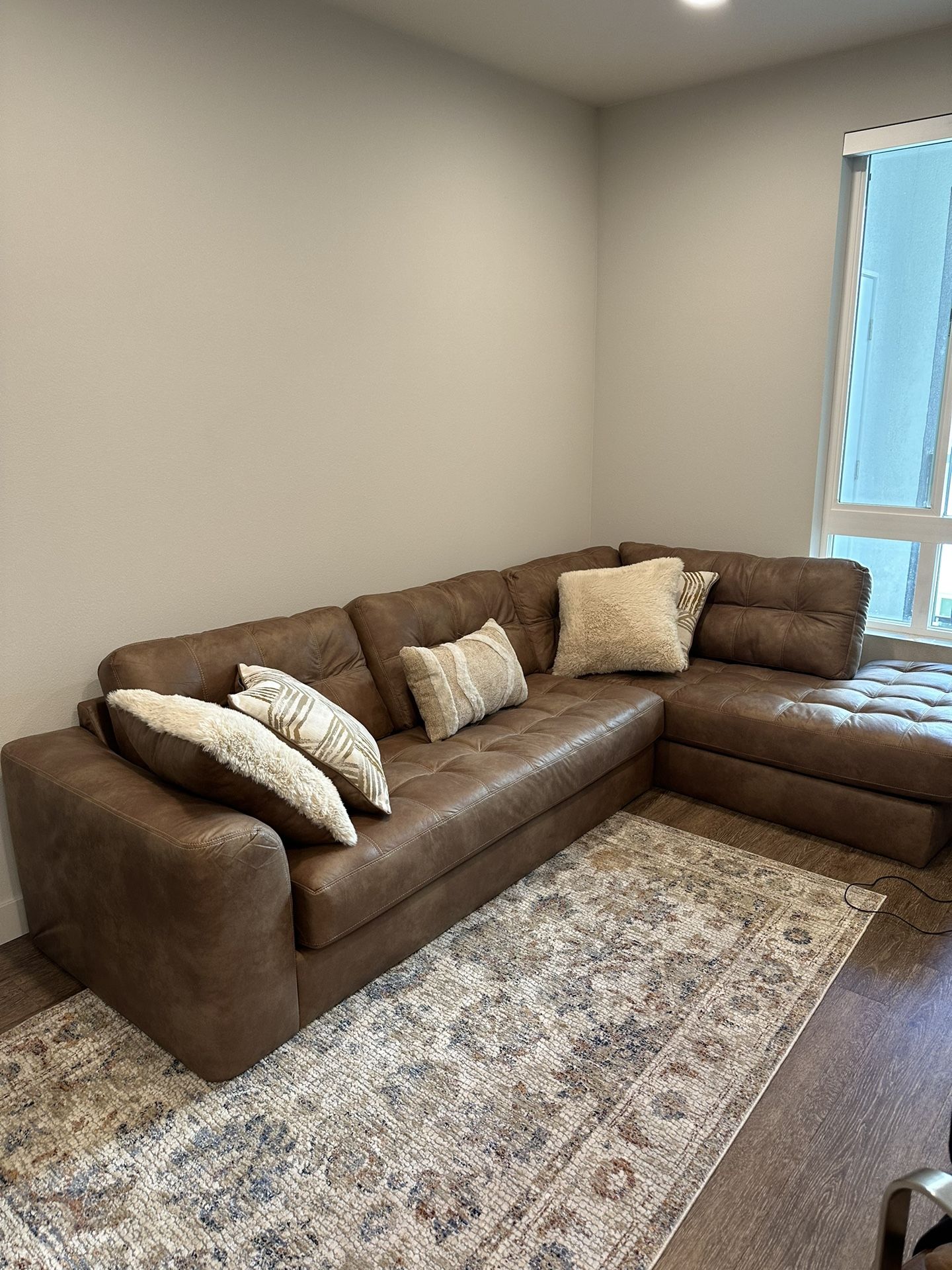 Sierra Cognac 2 Piece Right Arm Facing Sectional