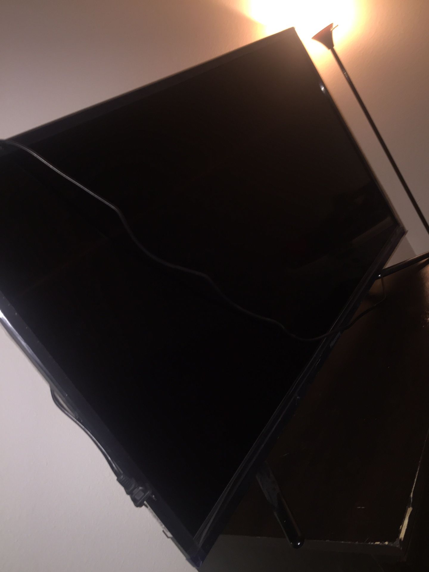 Hisense 40” Class Full HD LED flatscreen TV