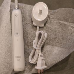 Oral-B iO Series 4 Electric Toothbrush - Factory Refurbished