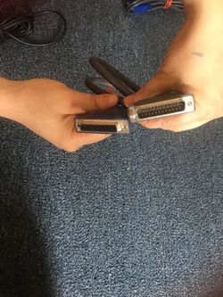 Parallel cable to connect two monitors