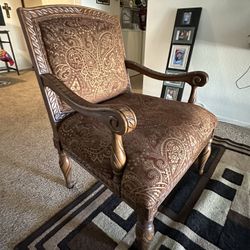 Large Classic Elegant Wood Carved Chair