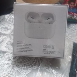 Perfect Holiday Gift 🎁 -Airpods Pro With Charging Case 