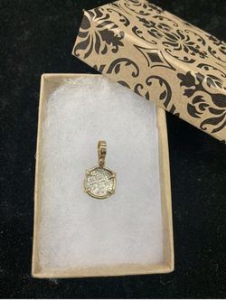 Atocha mini silver coin pendant pendant in gold bezel